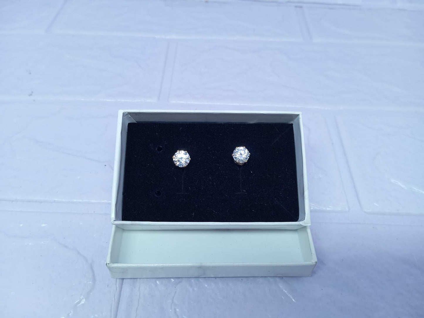 ARETES DIAMOND