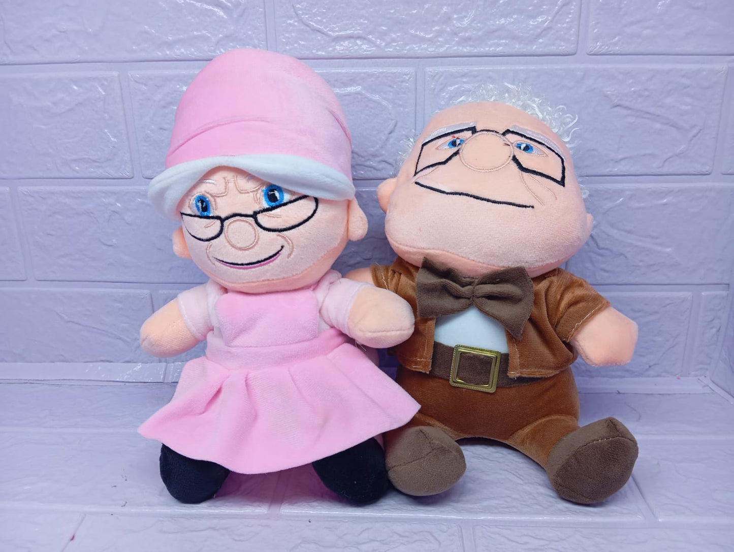 PAREJA DE ABUELITOS DE UP