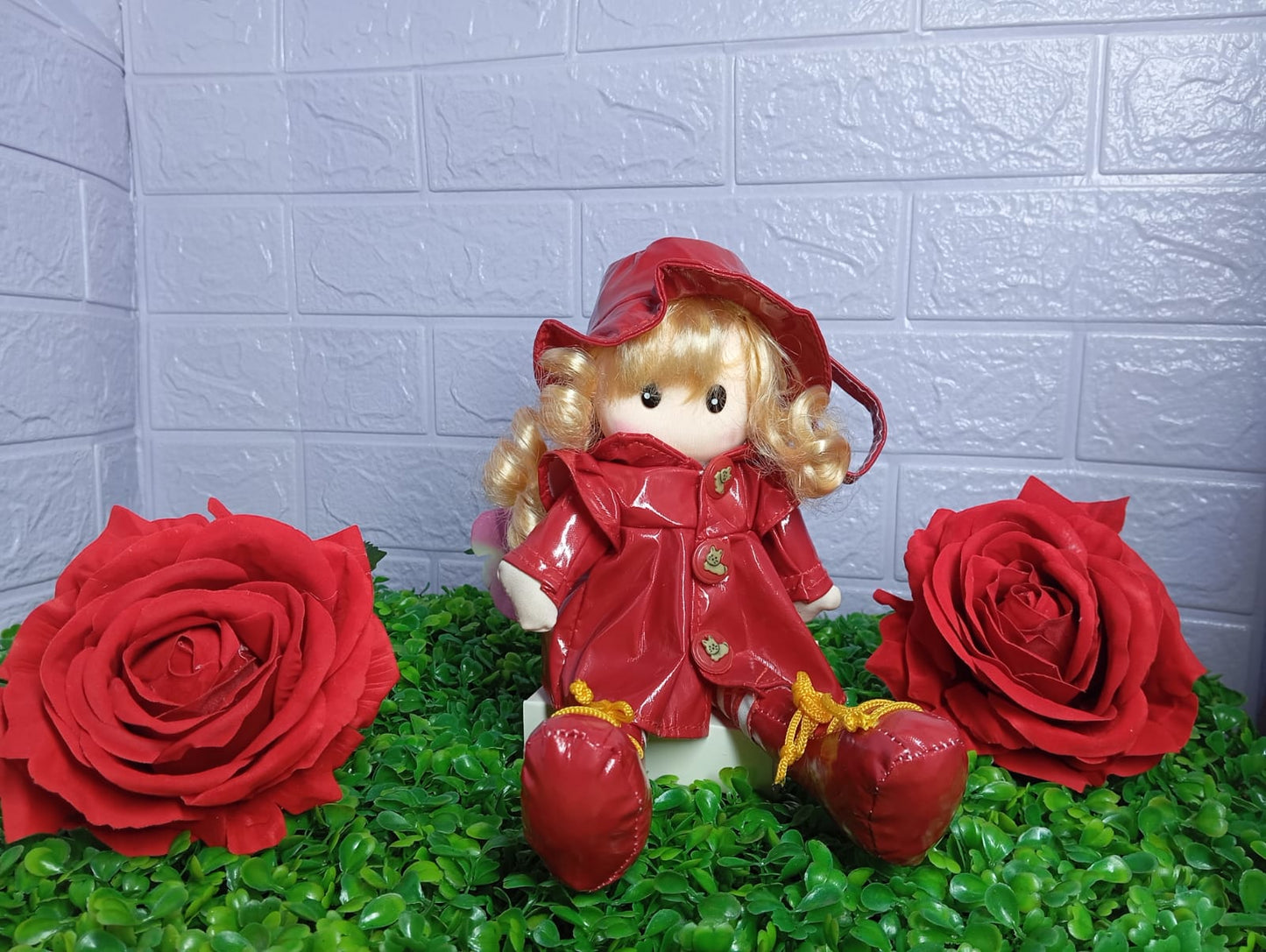 MUNECA ROJA
