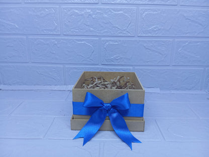 CAJA DE MADERA 22CM X 22CM