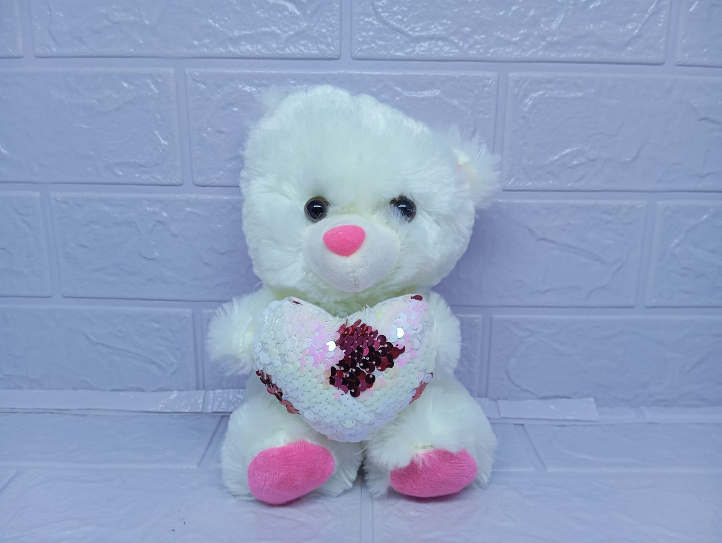 OSO CON CORAZON DE LENTEJUELAS