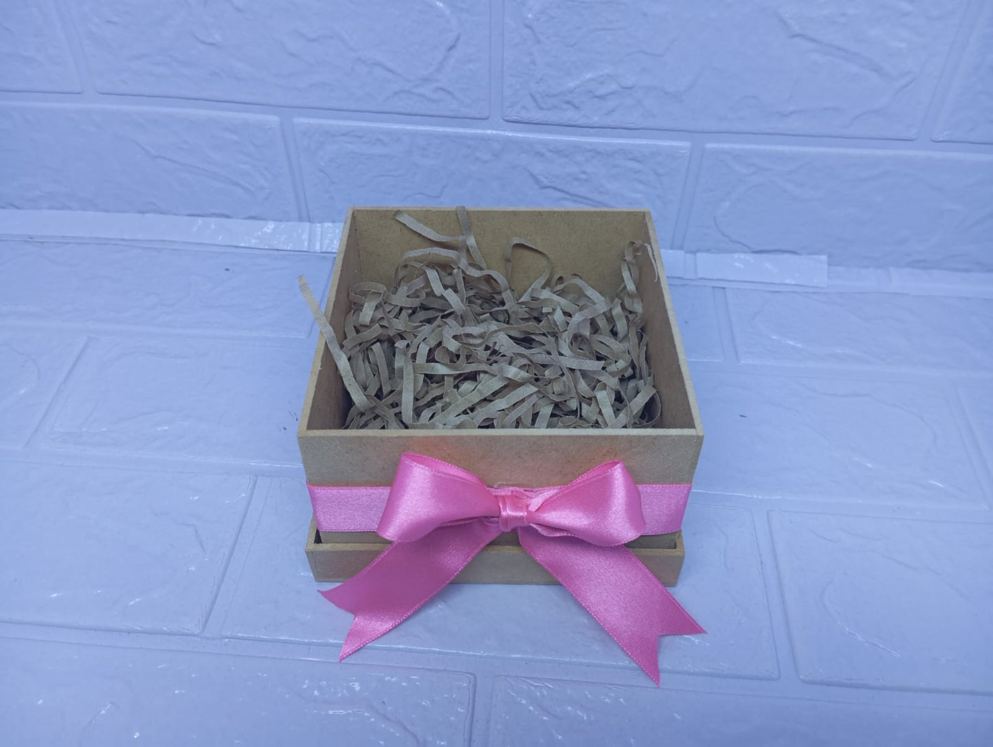 CAJA DE MADERA 22CM X 22CM